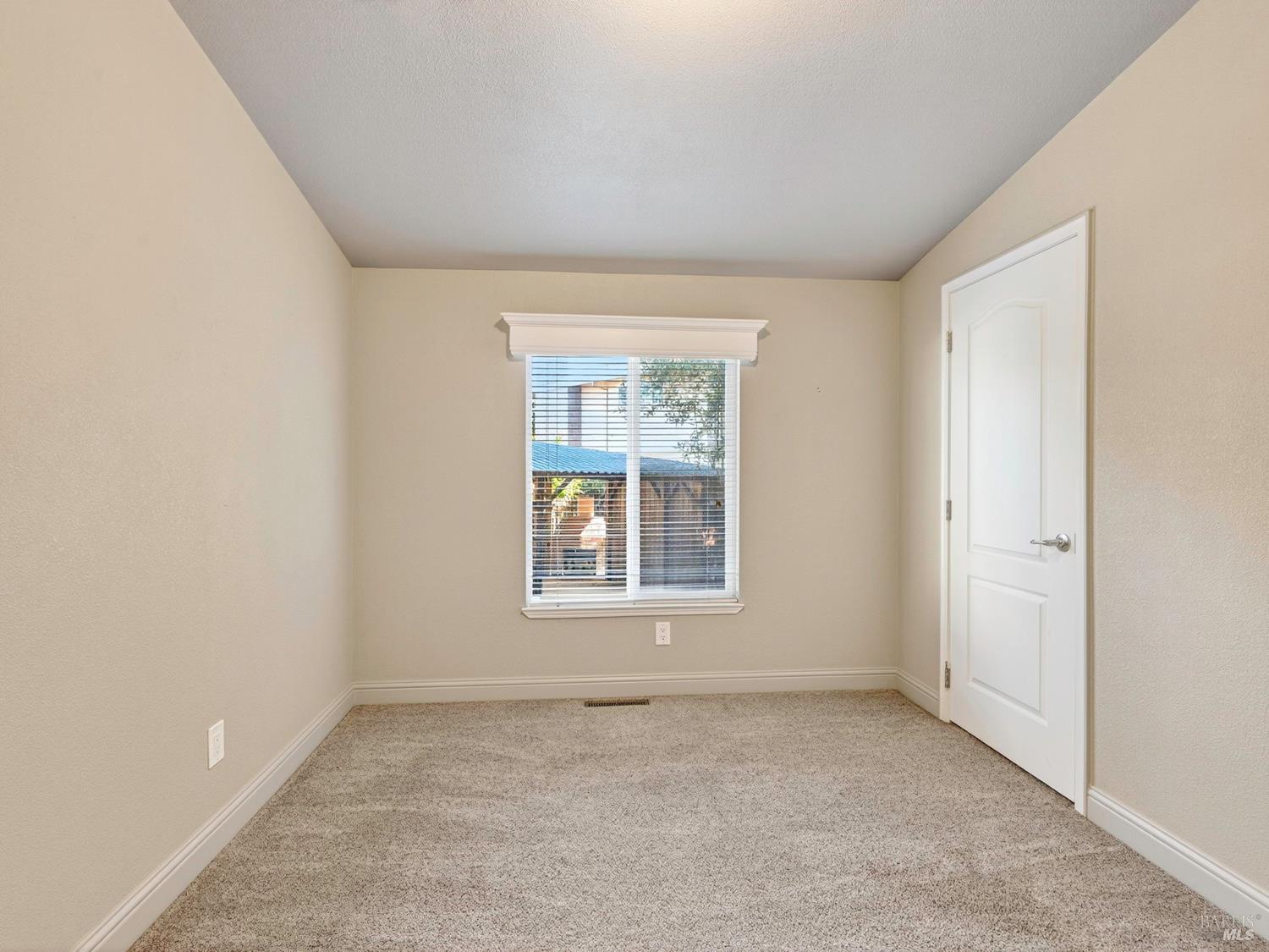 Detail Gallery Image 13 of 49 For 1154 Adrienne Way, Santa Rosa,  CA 95401 - 3 Beds | 2 Baths