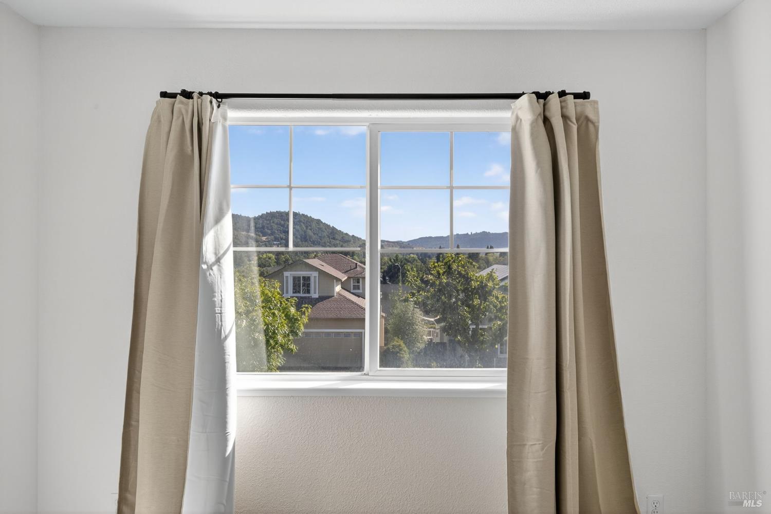 Detail Gallery Image 26 of 62 For 184 El Encanto Way, Santa Rosa,  CA 95409 - 4 Beds | 3/1 Baths