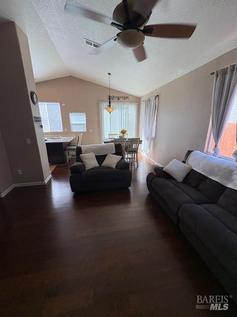 Detail Gallery Image 9 of 21 For 729 Christensen Way, Rio Vista,  CA 94571 - 3 Beds | 2 Baths