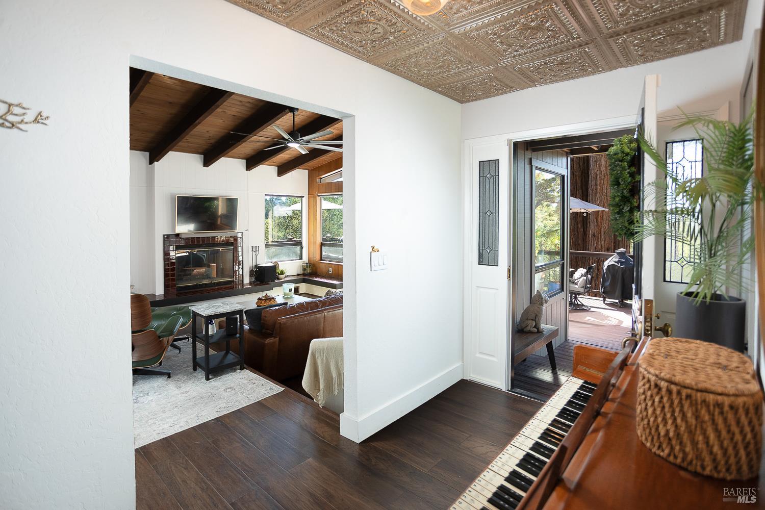 Detail Gallery Image 8 of 61 For 17090 Debbie Rd, Los Gatos,  CA 95033 - 3 Beds | 2 Baths