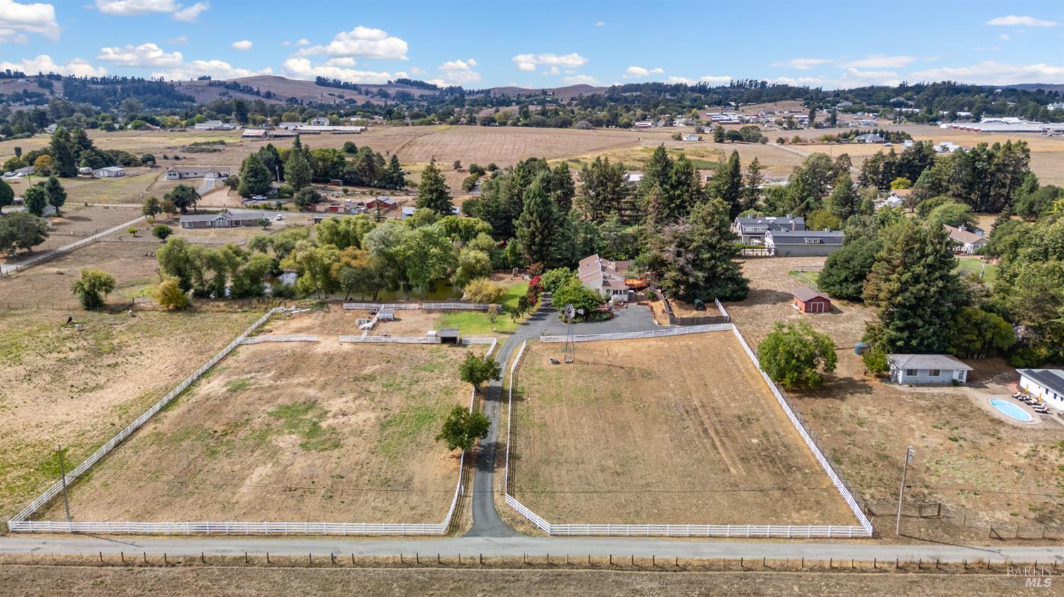 Detail Gallery Image 4 of 51 For 509 Rainsville Rd, Petaluma,  CA 94952 - 4 Beds | 2 Baths