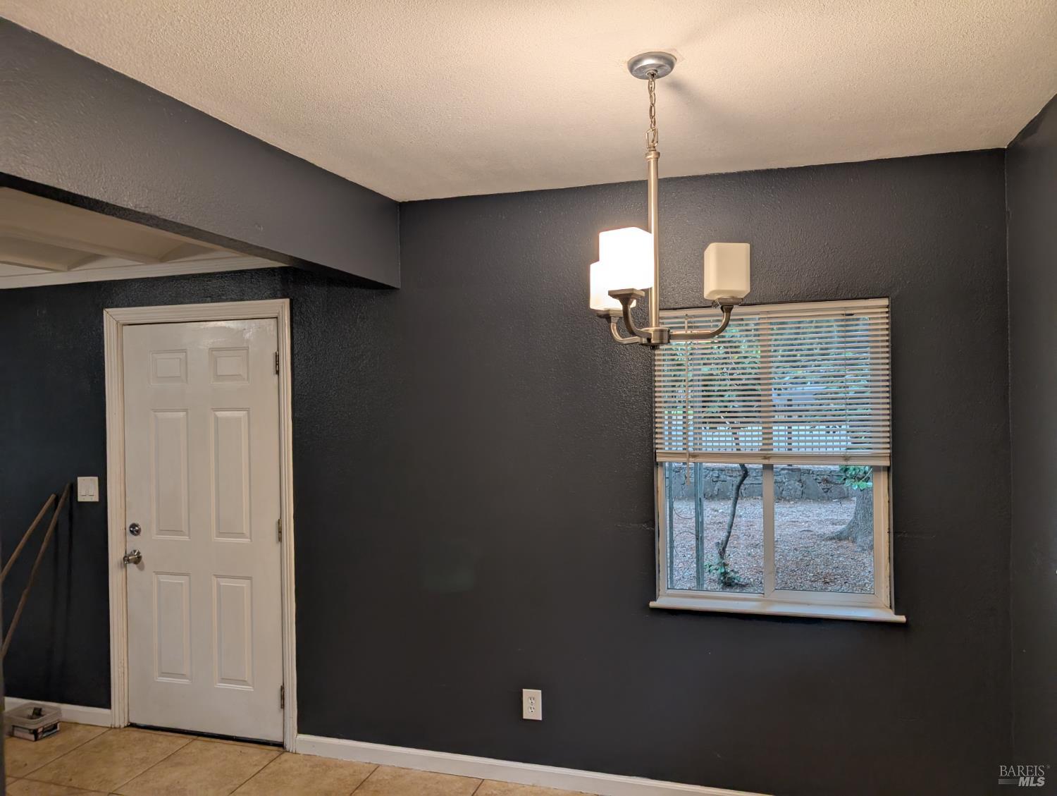 Detail Gallery Image 3 of 8 For 1510 Foothill Blvd, Calistoga,  CA 94515 - 2 Beds | 1 Baths