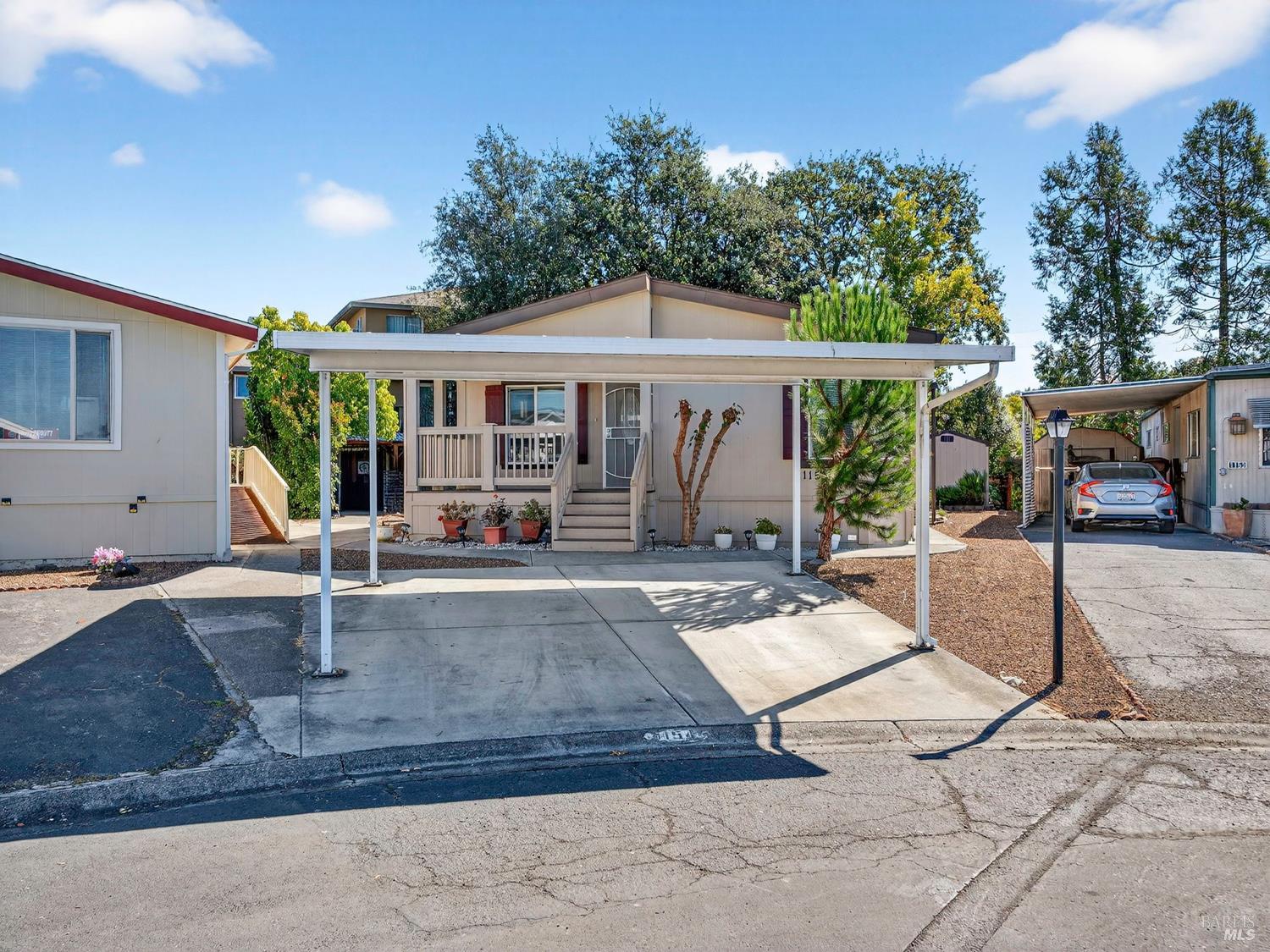 Detail Gallery Image 3 of 49 For 1154 Adrienne Way, Santa Rosa,  CA 95401 - 3 Beds | 2 Baths