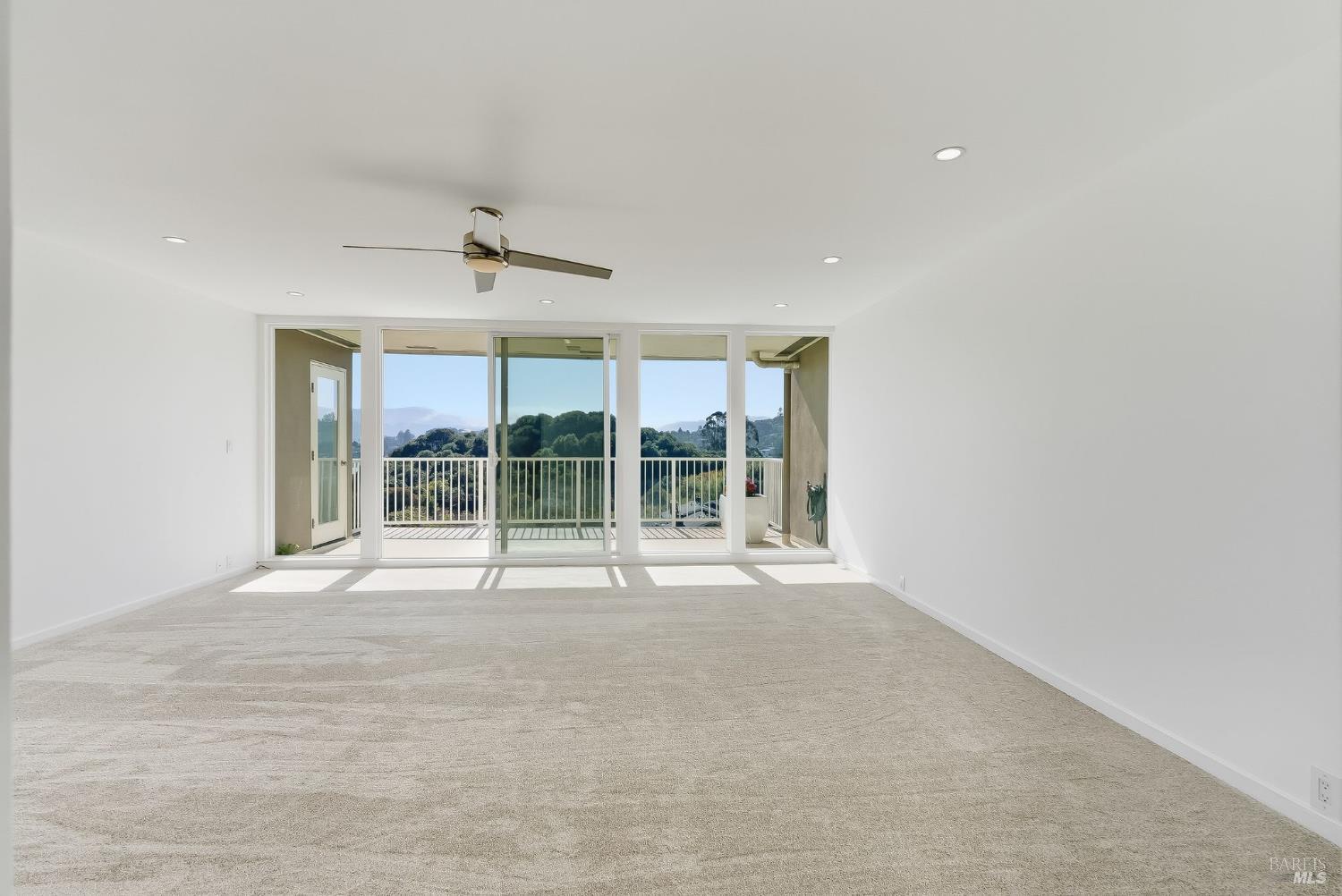 Detail Gallery Image 12 of 38 For 34 Andrew Dr #135,  Tiburon,  CA 94920 - 2 Beds | 1 Baths