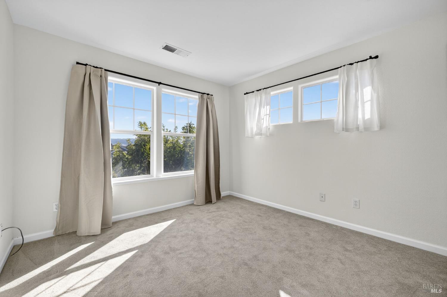Detail Gallery Image 28 of 62 For 184 El Encanto Way, Santa Rosa,  CA 95409 - 4 Beds | 3/1 Baths