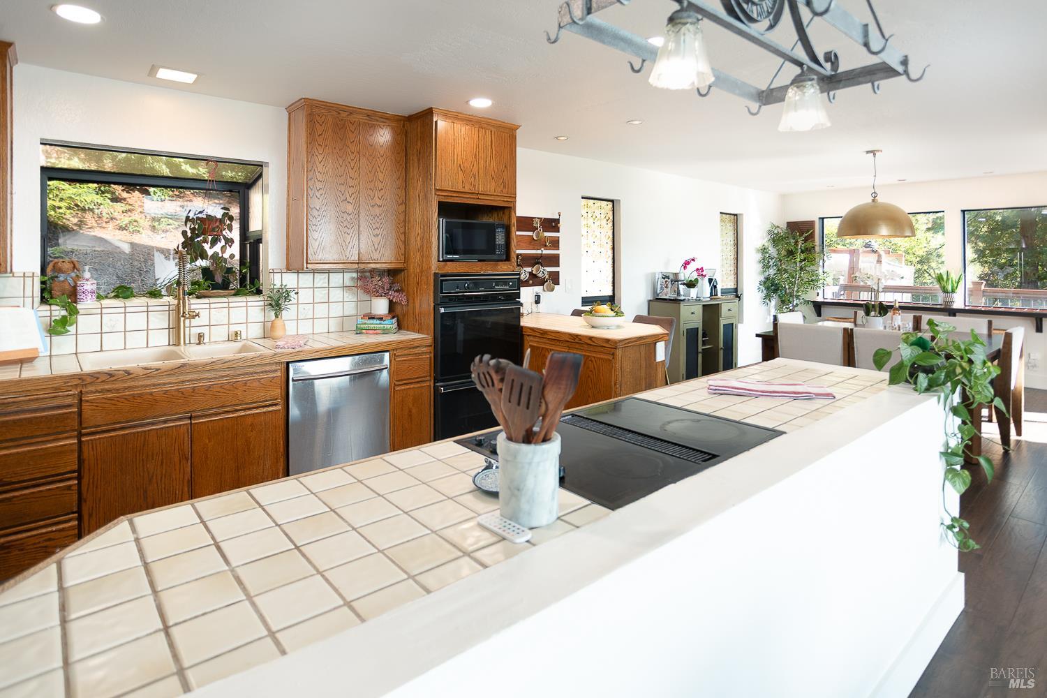 Detail Gallery Image 18 of 61 For 17090 Debbie Rd, Los Gatos,  CA 95033 - 3 Beds | 2 Baths