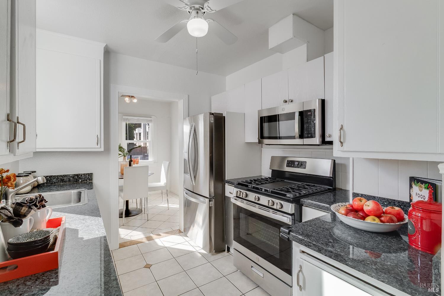 Detail Gallery Image 16 of 62 For 216 Phelan Ave, Vallejo,  CA 94590 - 3 Beds | 2 Baths