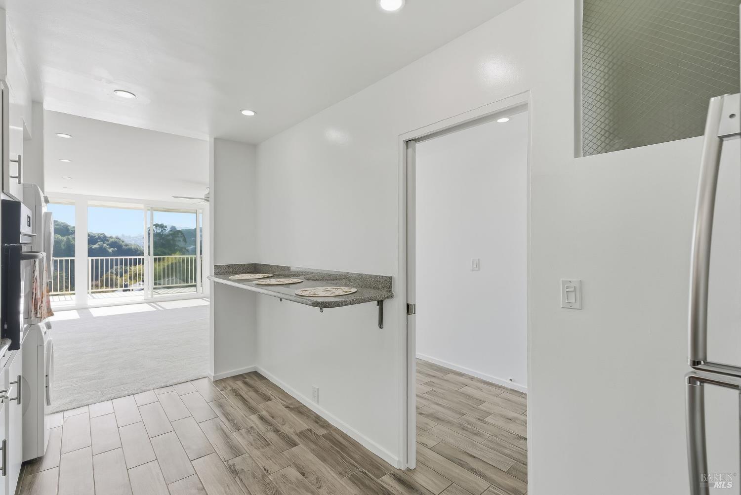 Detail Gallery Image 9 of 38 For 34 Andrew Dr #135,  Tiburon,  CA 94920 - 2 Beds | 1 Baths