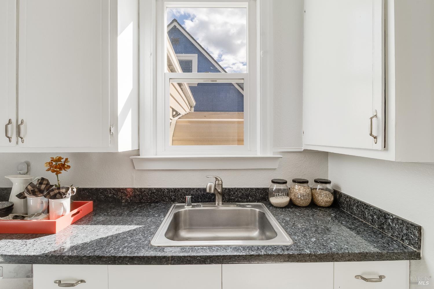 Detail Gallery Image 15 of 62 For 216 Phelan Ave, Vallejo,  CA 94590 - 3 Beds | 2 Baths