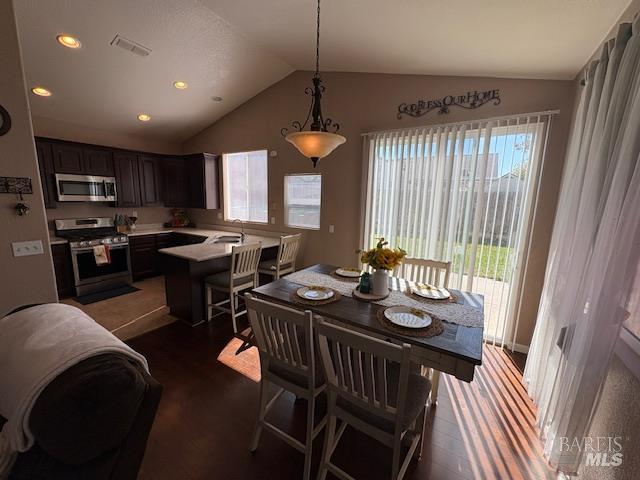 Detail Gallery Image 4 of 21 For 729 Christensen Way, Rio Vista,  CA 94571 - 3 Beds | 2 Baths