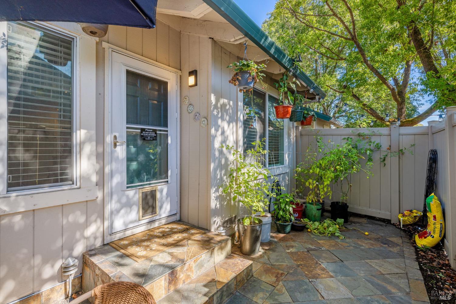 Detail Gallery Image 24 of 28 For 6469 Meadow Pines Ave, Rohnert Park,  CA 94928 - 2 Beds | 1/1 Baths