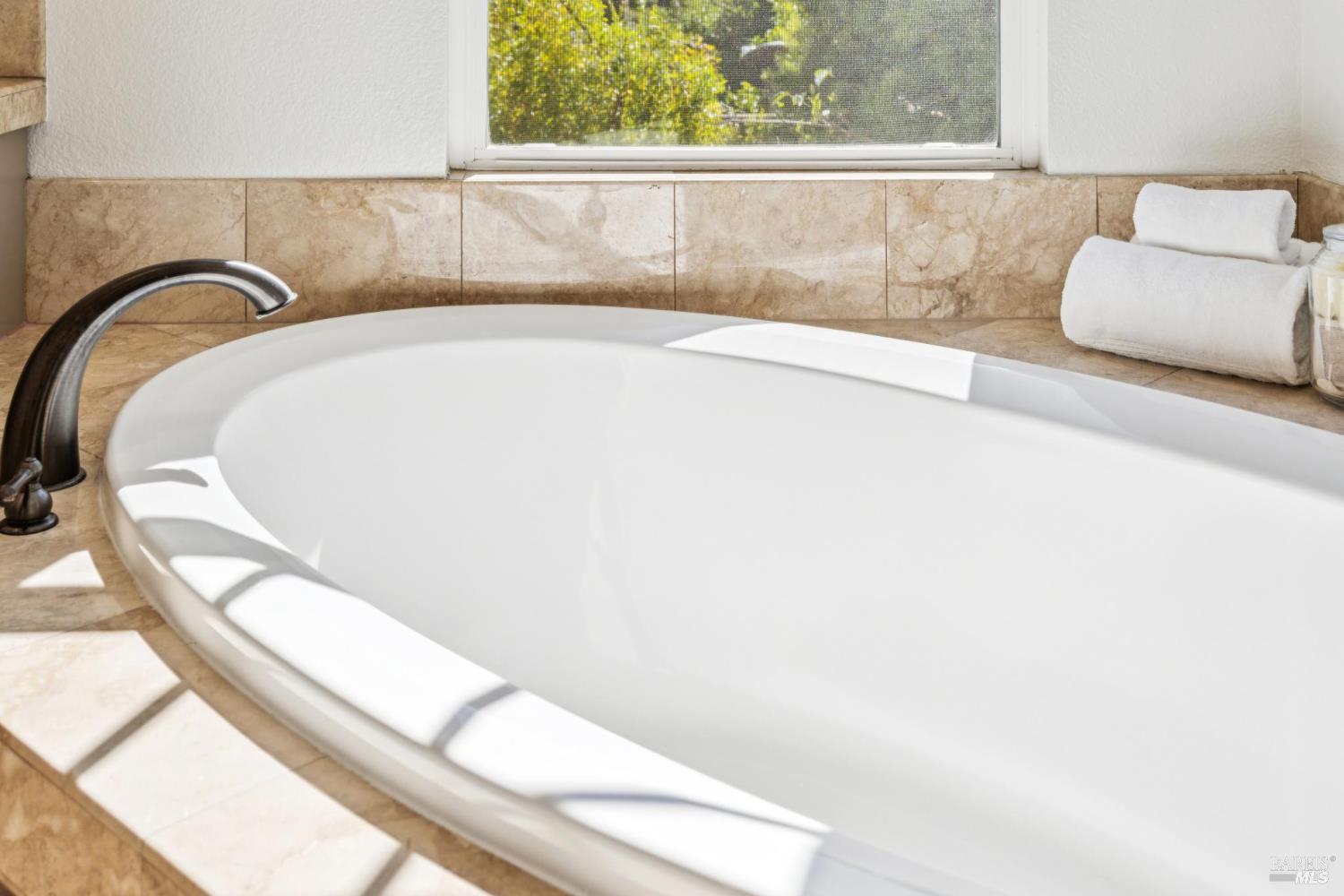 Detail Gallery Image 37 of 52 For 71 Oak Grove Dr, Novato,  CA 94949 - 4 Beds | 3/1 Baths