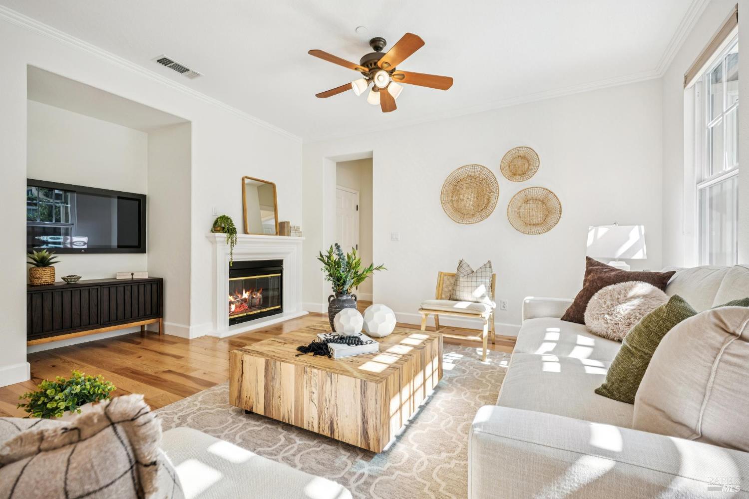 Detail Gallery Image 13 of 52 For 71 Oak Grove Dr, Novato,  CA 94949 - 4 Beds | 3/1 Baths