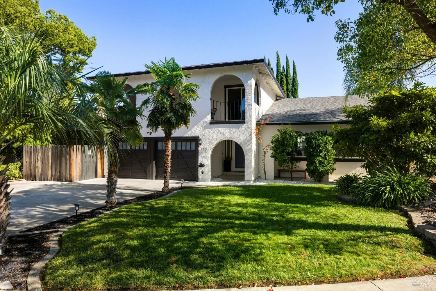 Detail Gallery Image 2 of 56 For 910 Linwood St, Vacaville,  CA 95688 - 4 Beds | 3 Baths