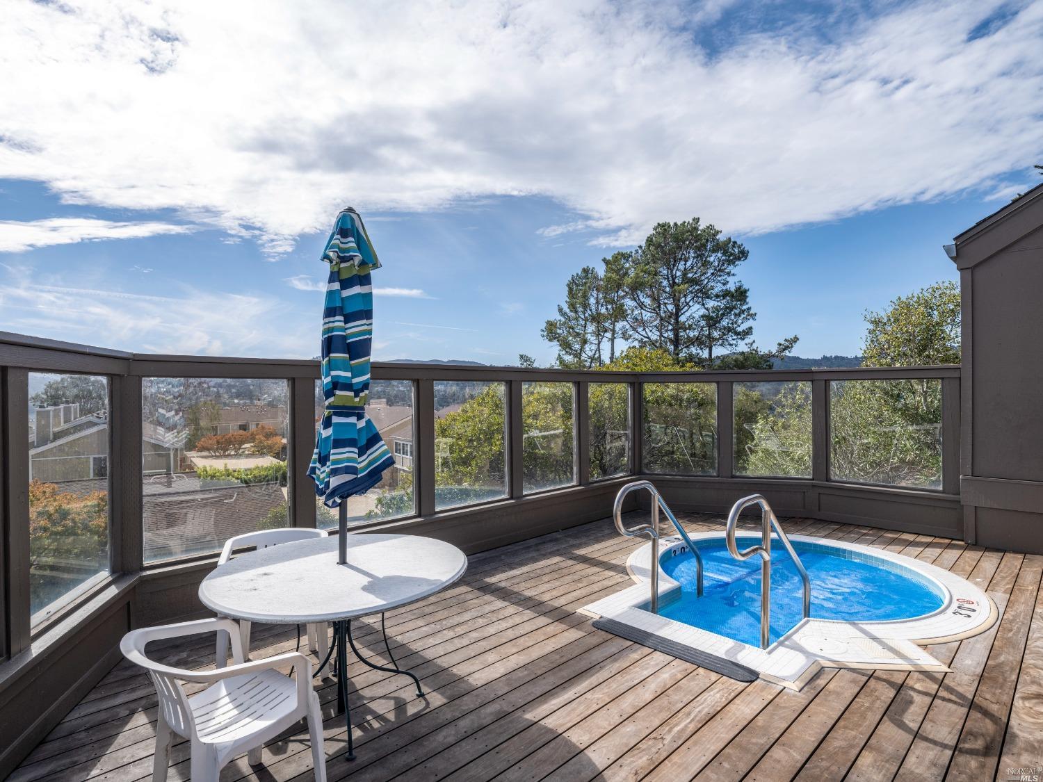 Detail Gallery Image 22 of 33 For 554 Seaver Dr, Mill Valley,  CA 94941 - 1 Beds | 1 Baths