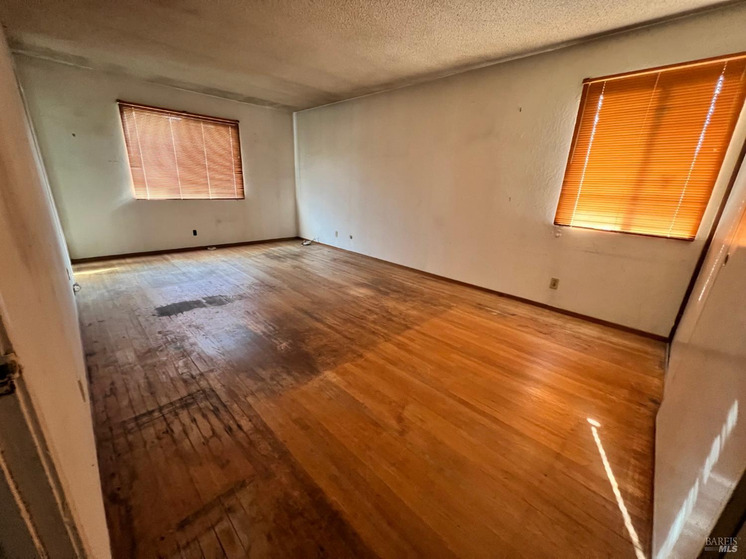 Detail Gallery Image 7 of 12 For 203 Baylor Dr, Vallejo,  CA 94589 - 5 Beds | 3/1 Baths