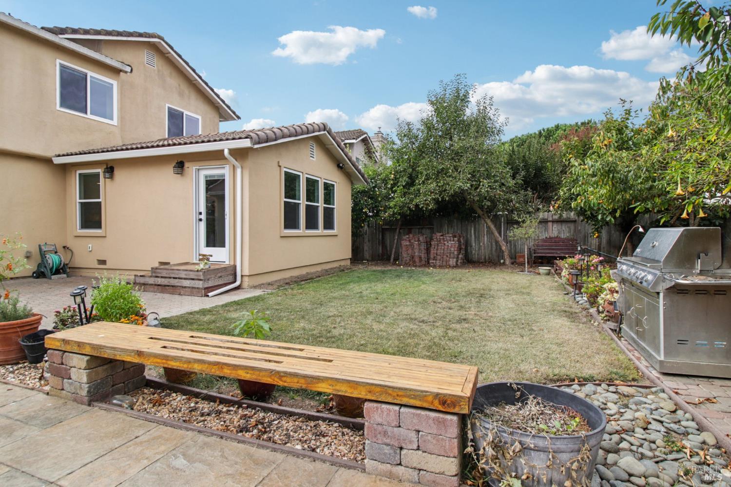 Detail Gallery Image 23 of 28 For 485 Avalon Cir, Vallejo,  CA 94589 - 3 Beds | 2/1 Baths