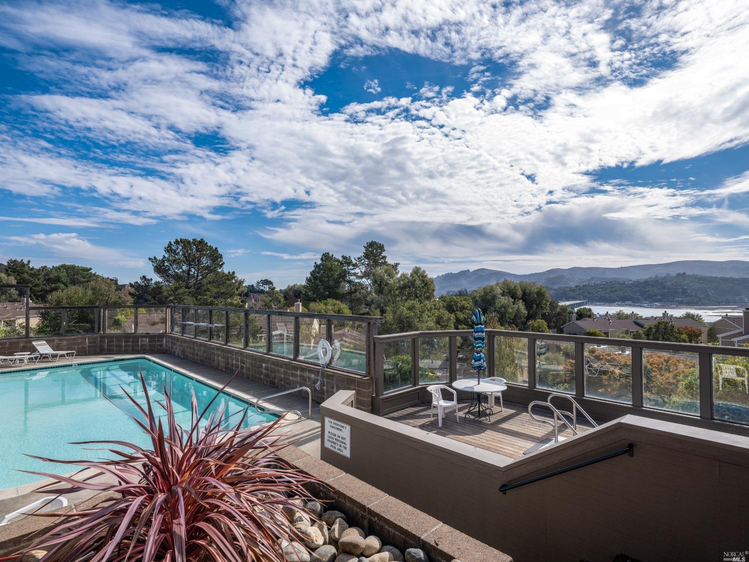 Detail Gallery Image 19 of 33 For 554 Seaver Dr, Mill Valley,  CA 94941 - 1 Beds | 1 Baths