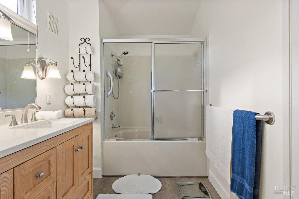 Detail Gallery Image 25 of 53 For 564 Rose Dr, Benicia,  CA 94510 - 3 Beds | 2 Baths