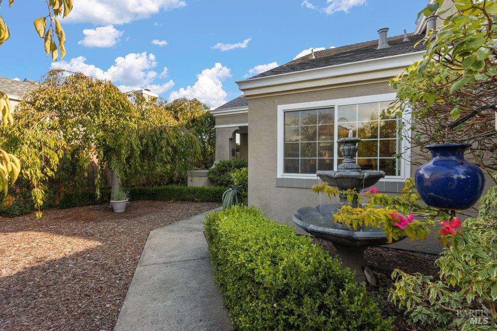 Detail Gallery Image 3 of 53 For 564 Rose Dr, Benicia,  CA 94510 - 3 Beds | 2 Baths