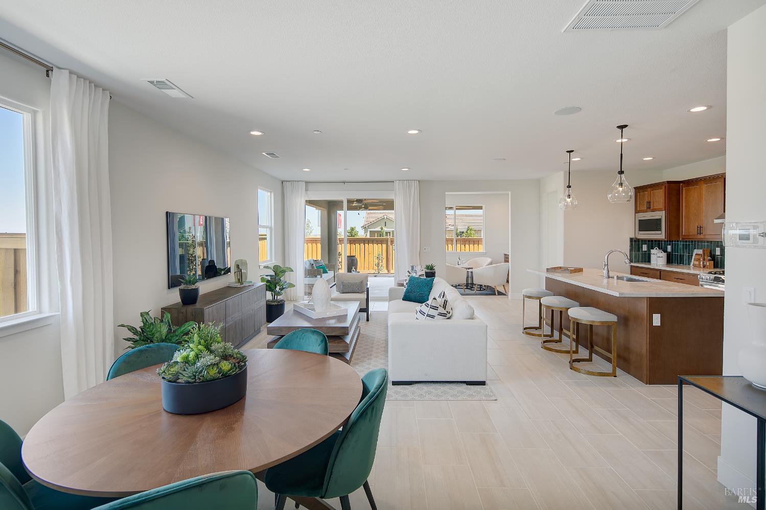 Detail Gallery Image 8 of 34 For 2452 Revival Ln, Rio Vista,  CA 94571 - 2 Beds | 2 Baths