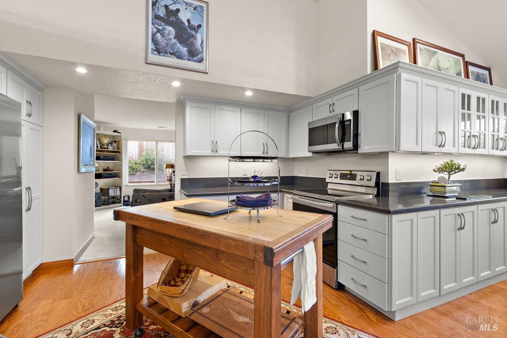 Detail Gallery Image 18 of 53 For 564 Rose Dr, Benicia,  CA 94510 - 3 Beds | 2 Baths