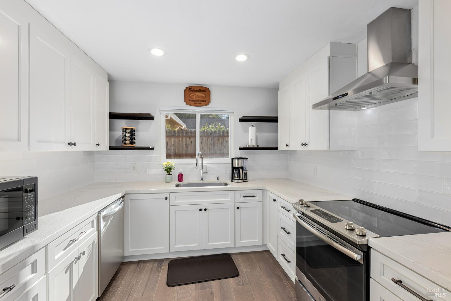 Detail Gallery Image 15 of 56 For 910 Linwood St, Vacaville,  CA 95688 - 4 Beds | 3 Baths