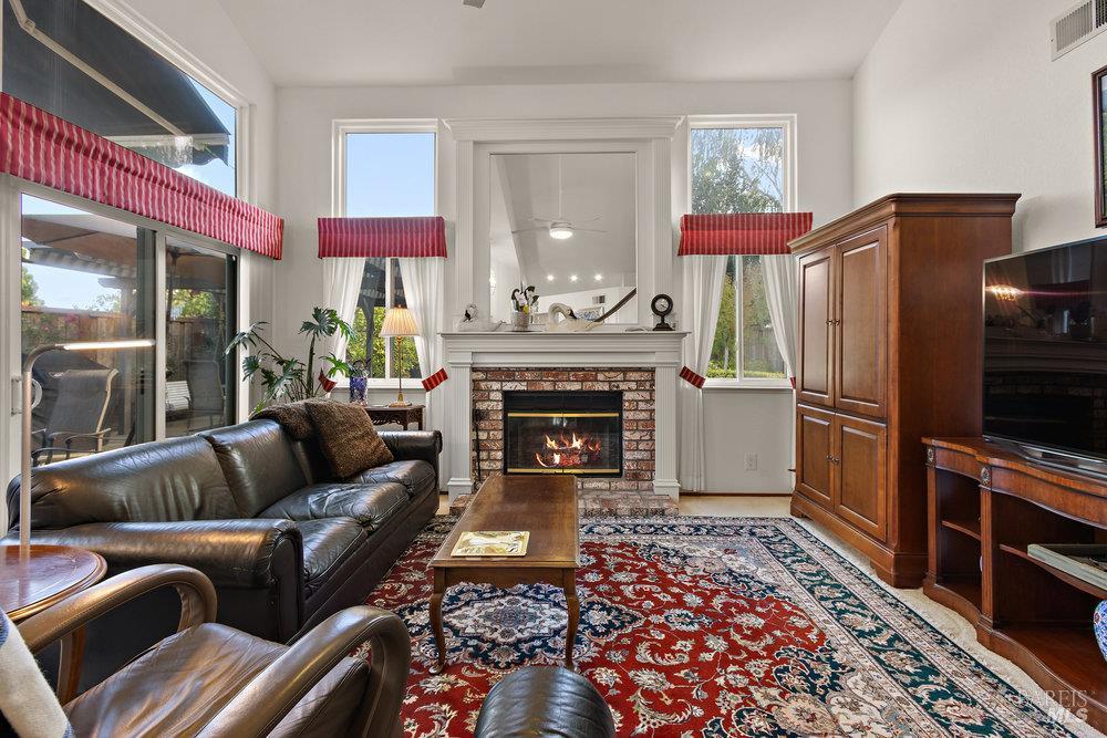 Detail Gallery Image 9 of 53 For 564 Rose Dr, Benicia,  CA 94510 - 3 Beds | 2 Baths