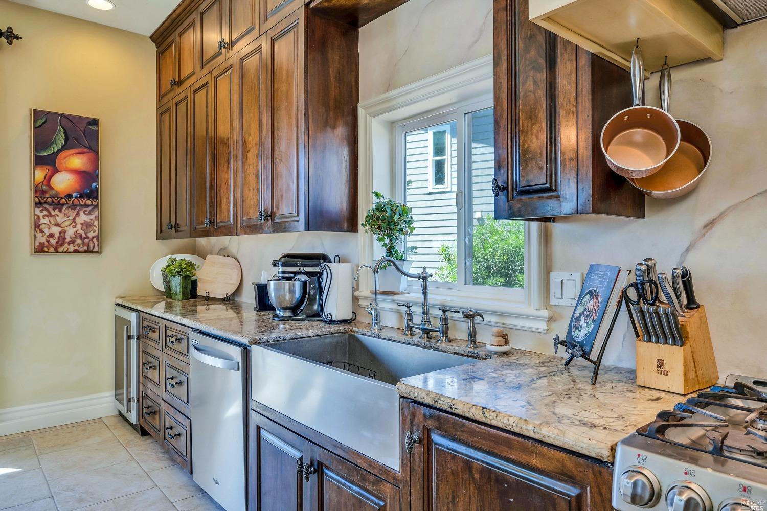 Detail Gallery Image 6 of 45 For 15893 Little Peak Rd, Hidden Valley Lake,  CA 95467 - 3 Beds | 3 Baths