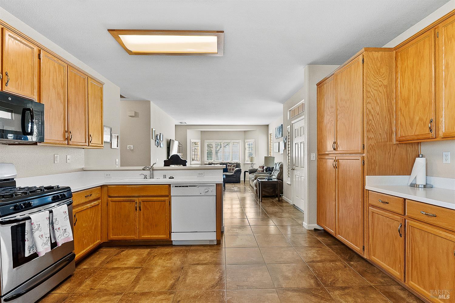 Detail Gallery Image 10 of 30 For 714 Cherry Hills Ln, Rio Vista,  CA 94571 - 2 Beds | 2 Baths