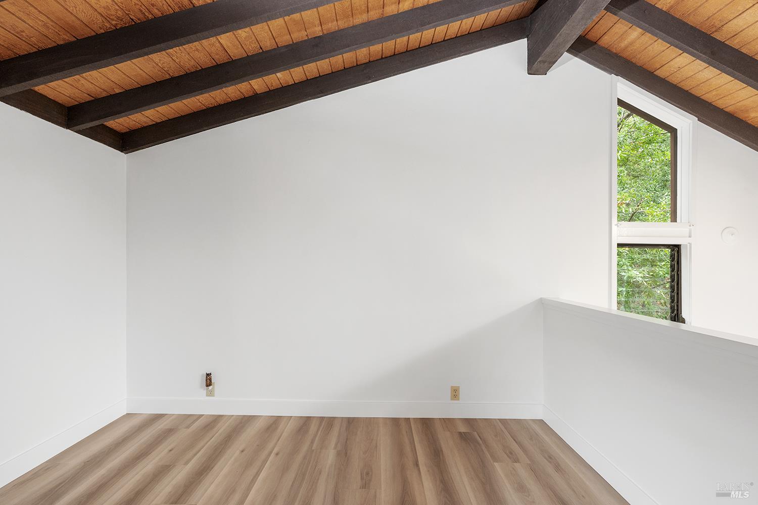 Detail Gallery Image 32 of 46 For 35 Salvador Way, San Rafael,  CA 94903 - 3 Beds | 3 Baths