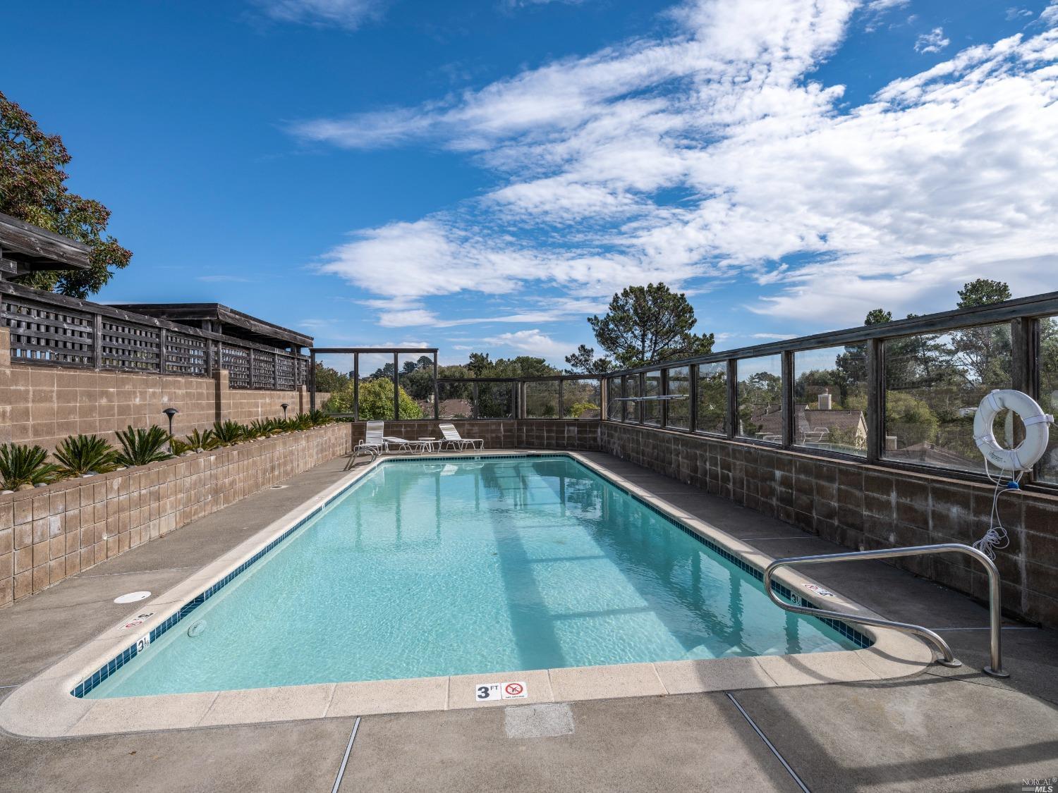 Detail Gallery Image 21 of 33 For 554 Seaver Dr, Mill Valley,  CA 94941 - 1 Beds | 1 Baths