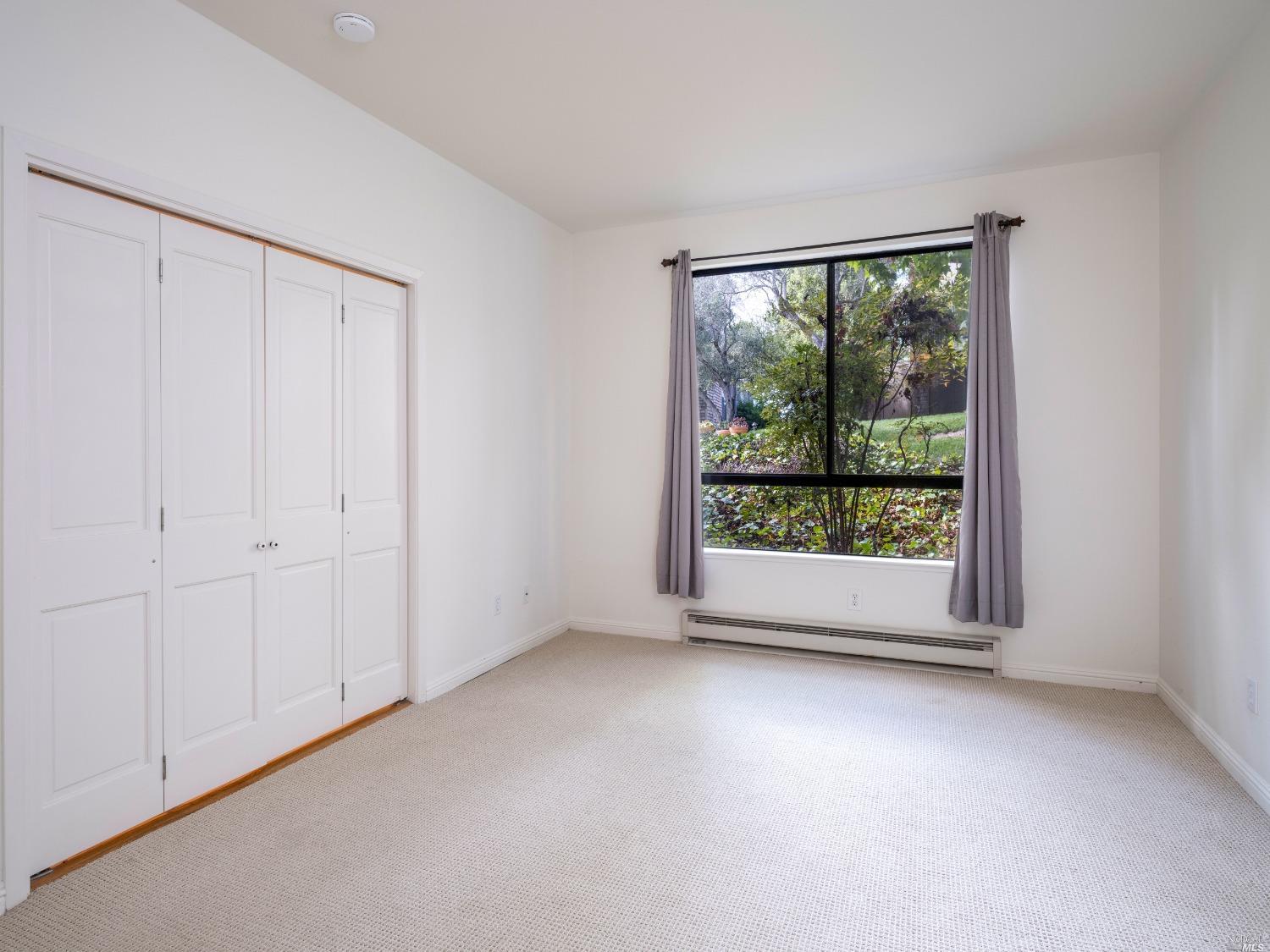 Detail Gallery Image 11 of 33 For 554 Seaver Dr, Mill Valley,  CA 94941 - 1 Beds | 1 Baths