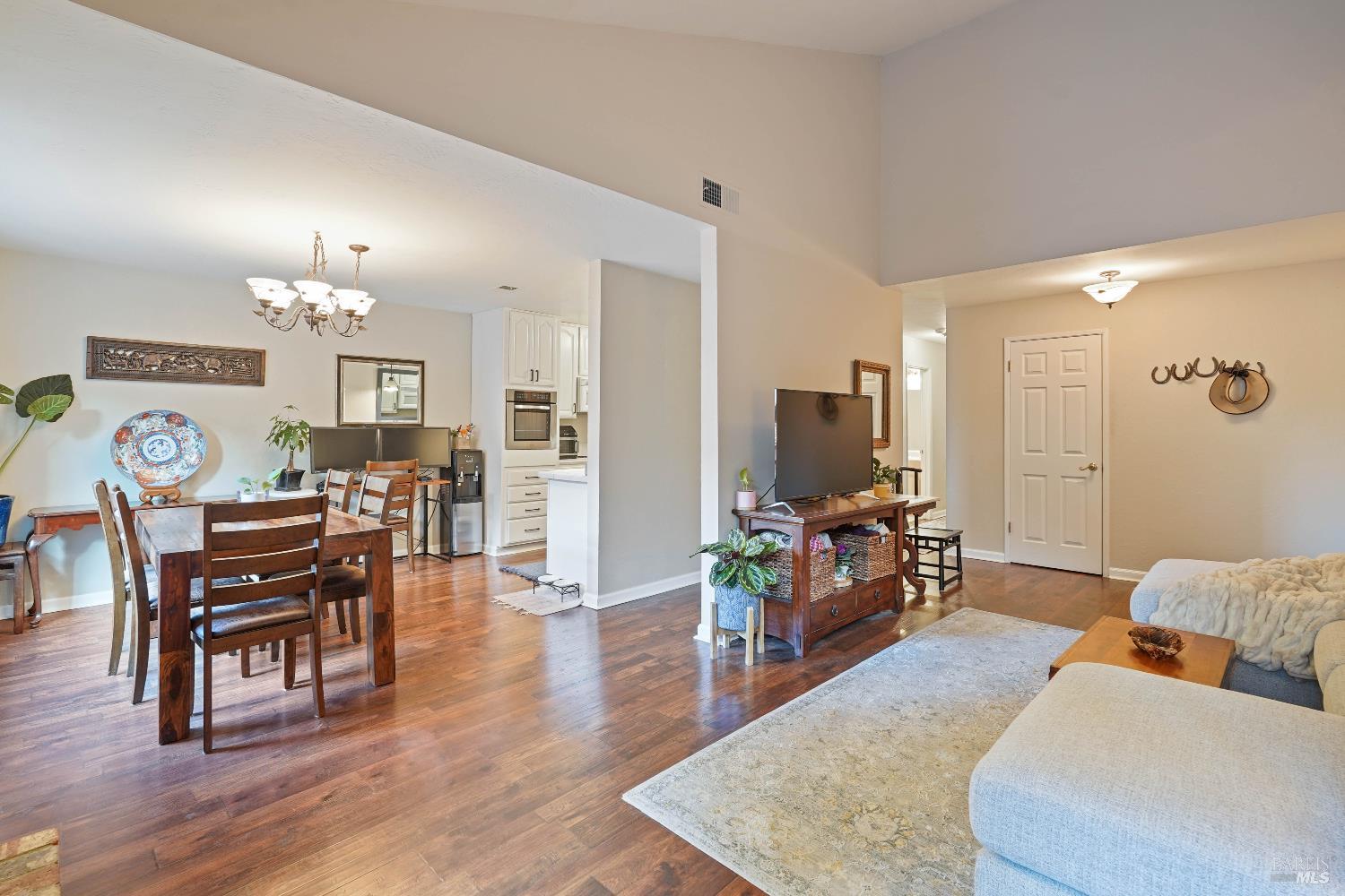 Detail Gallery Image 8 of 38 For 1781 Lindo St, Benicia,  CA 94510 - 2 Beds | 2 Baths