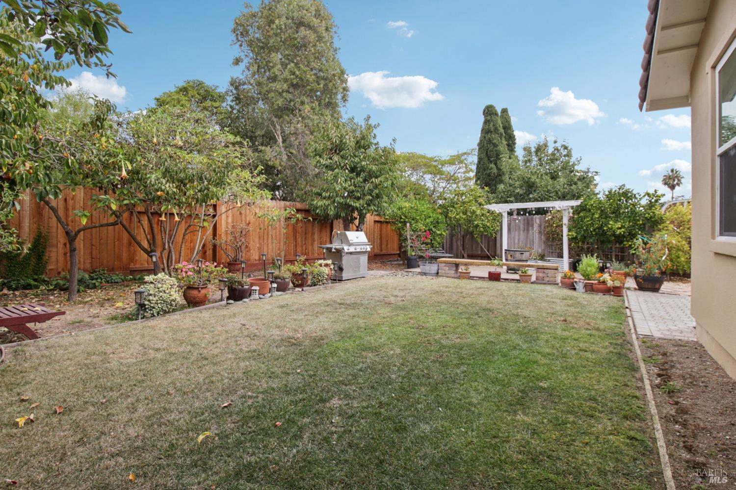 Detail Gallery Image 24 of 28 For 485 Avalon Cir, Vallejo,  CA 94589 - 3 Beds | 2/1 Baths