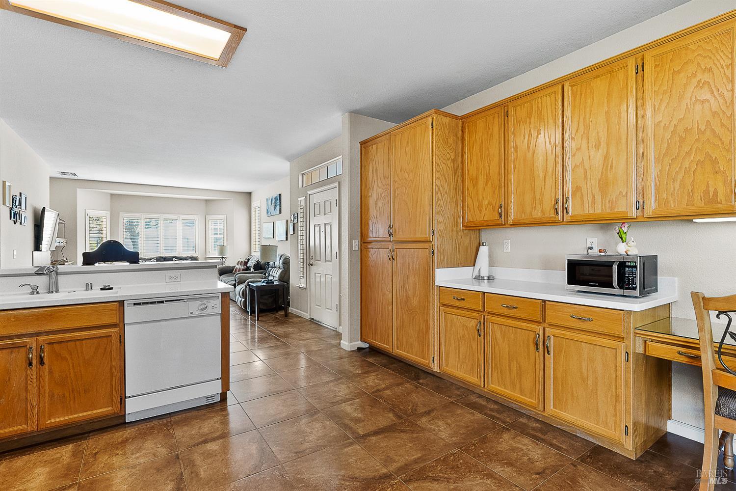 Detail Gallery Image 11 of 30 For 714 Cherry Hills Ln, Rio Vista,  CA 94571 - 2 Beds | 2 Baths