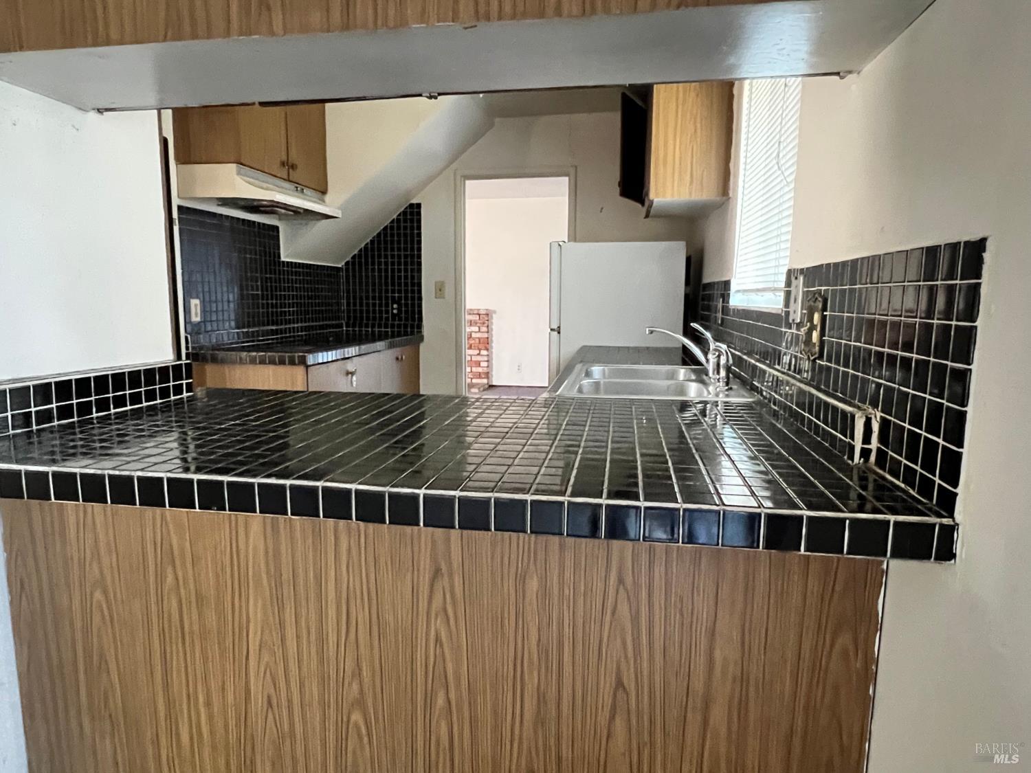 Detail Gallery Image 4 of 12 For 203 Baylor Dr, Vallejo,  CA 94589 - 5 Beds | 3/1 Baths