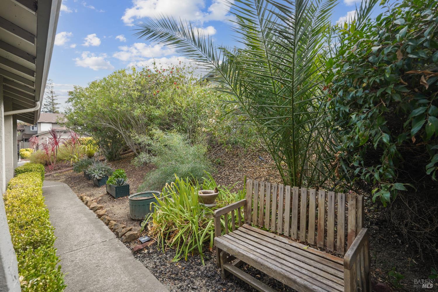 Detail Gallery Image 27 of 38 For 1781 Lindo St, Benicia,  CA 94510 - 2 Beds | 2 Baths