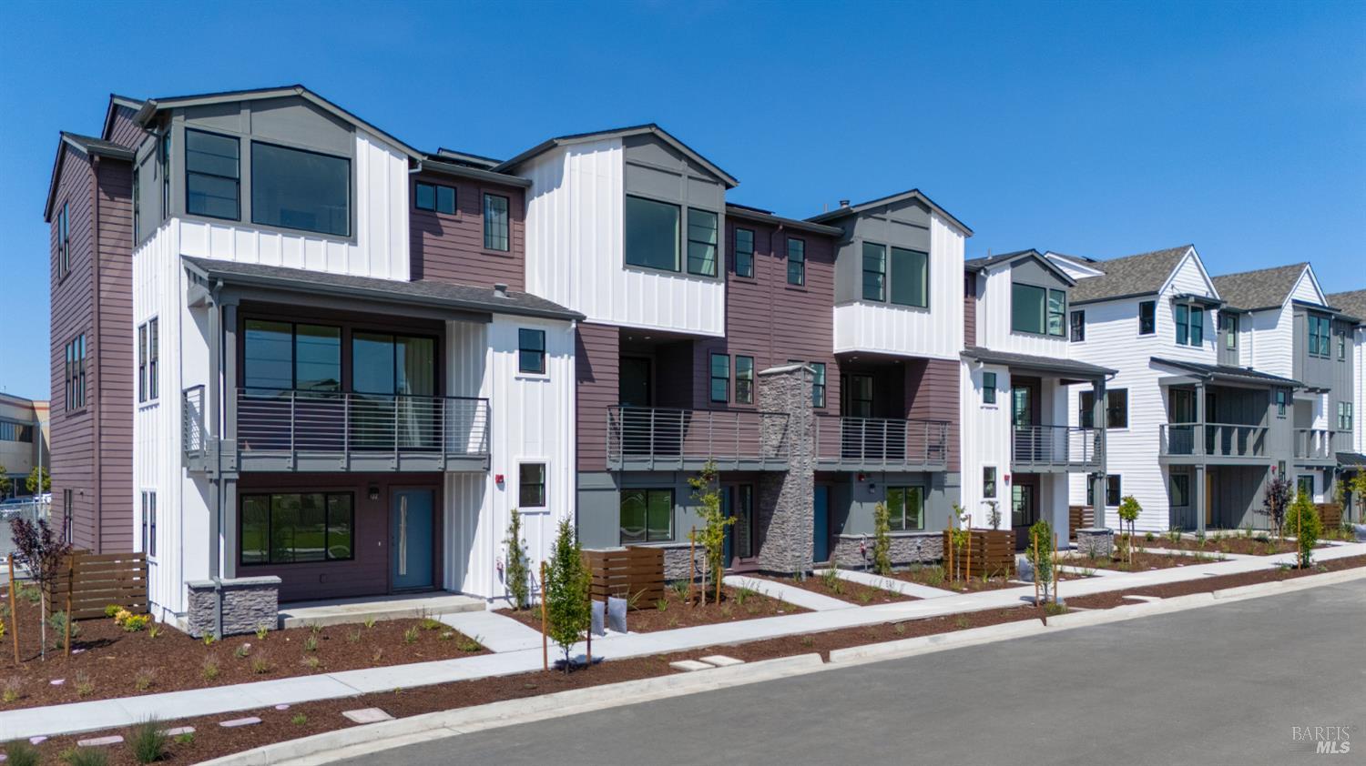 Detail Gallery Image 8 of 21 For 225 Wellness Way, Rohnert Park,  CA 94928 - 3 Beds | 3 Baths