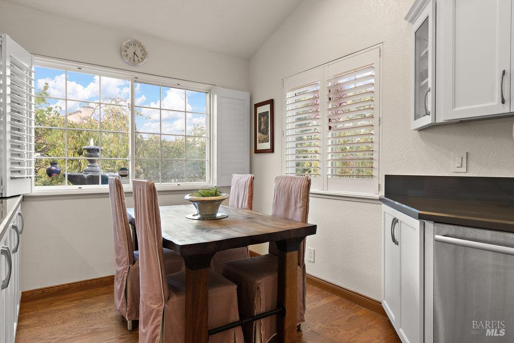 Detail Gallery Image 15 of 53 For 564 Rose Dr, Benicia,  CA 94510 - 3 Beds | 2 Baths