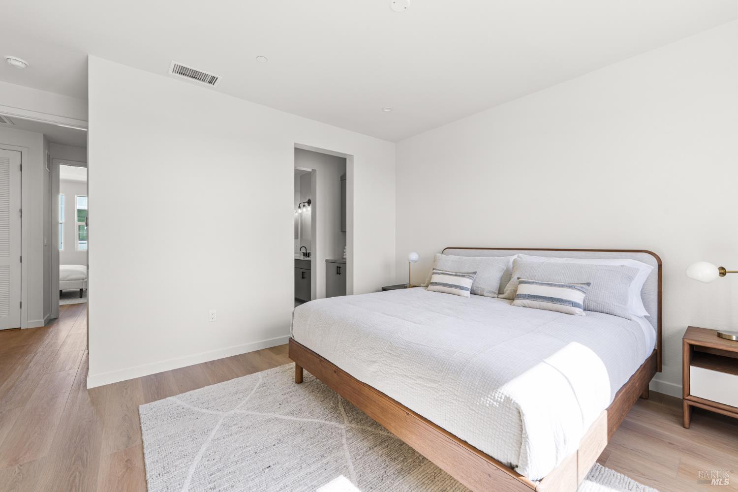 Detail Gallery Image 10 of 21 For 225 Wellness Way, Rohnert Park,  CA 94928 - 3 Beds | 3 Baths