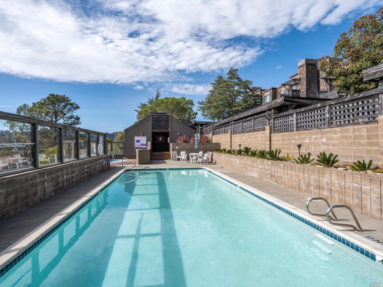 Detail Gallery Image 23 of 33 For 554 Seaver Dr, Mill Valley,  CA 94941 - 1 Beds | 1 Baths