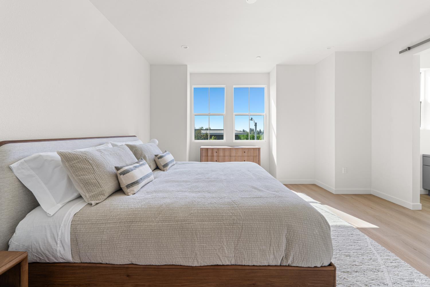 Detail Gallery Image 12 of 21 For 225 Wellness Way, Rohnert Park,  CA 94928 - 3 Beds | 3 Baths