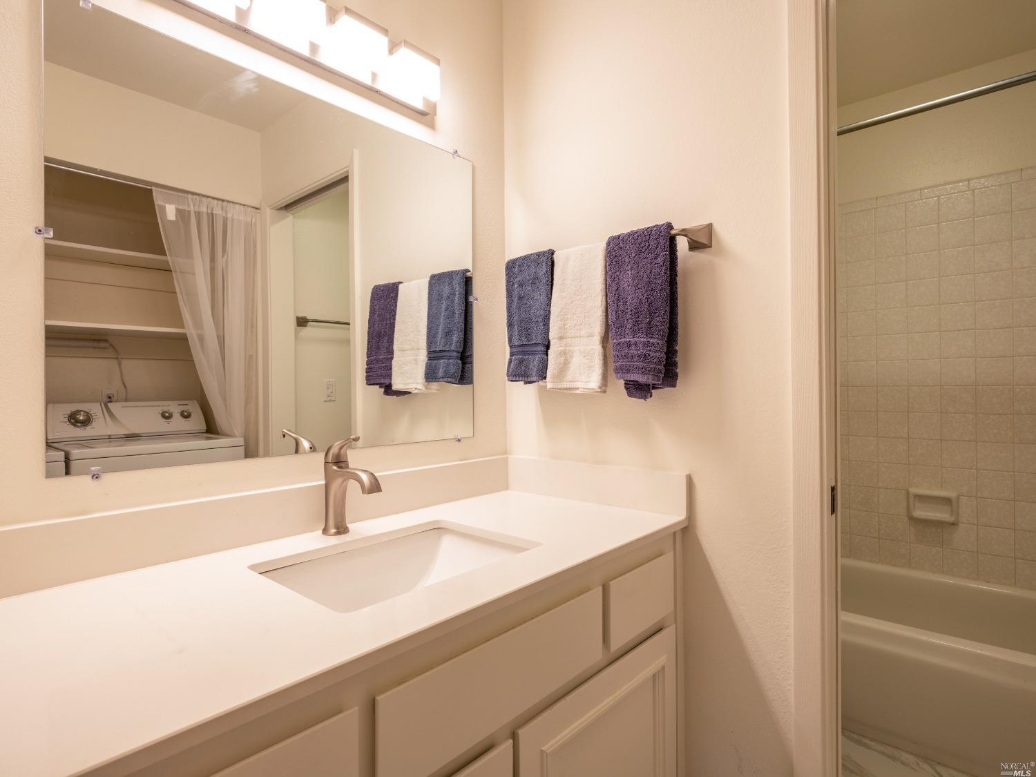 Detail Gallery Image 16 of 33 For 554 Seaver Dr, Mill Valley,  CA 94941 - 1 Beds | 1 Baths