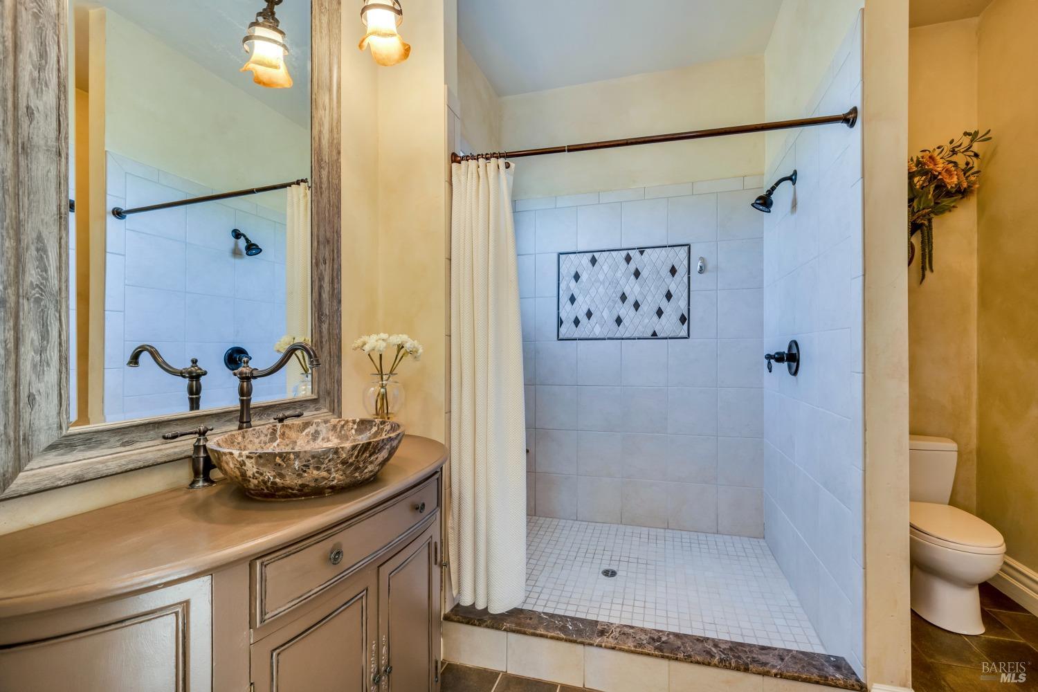 Detail Gallery Image 13 of 45 For 15893 Little Peak Rd, Hidden Valley Lake,  CA 95467 - 3 Beds | 3 Baths