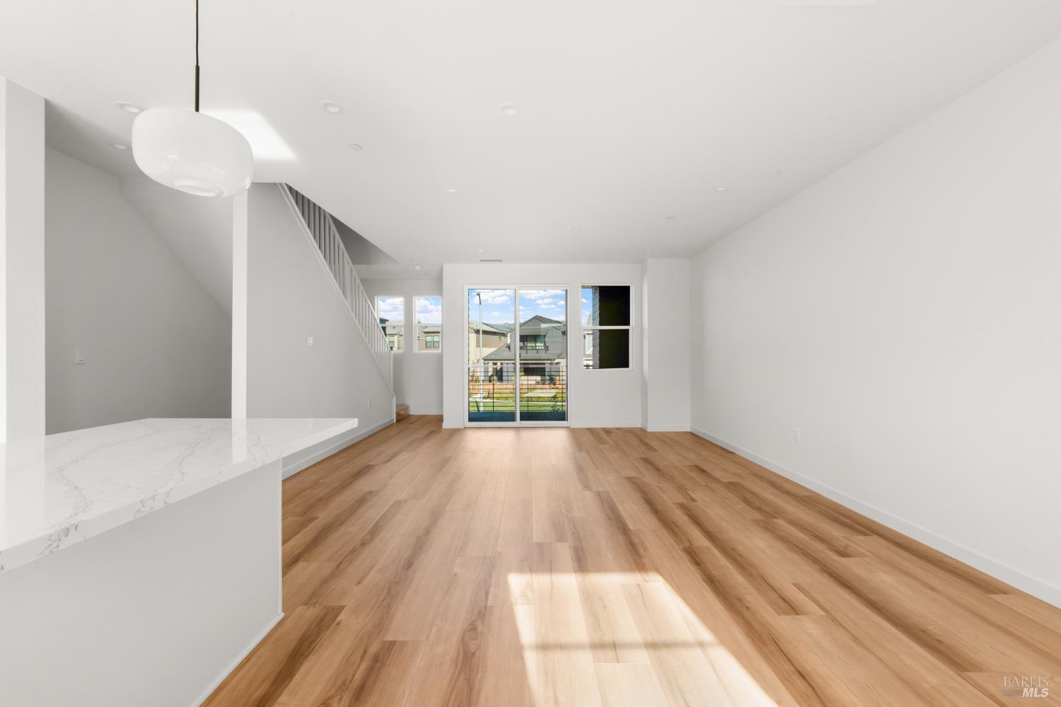 Detail Gallery Image 2 of 21 For 225 Wellness Way, Rohnert Park,  CA 94928 - 3 Beds | 3 Baths