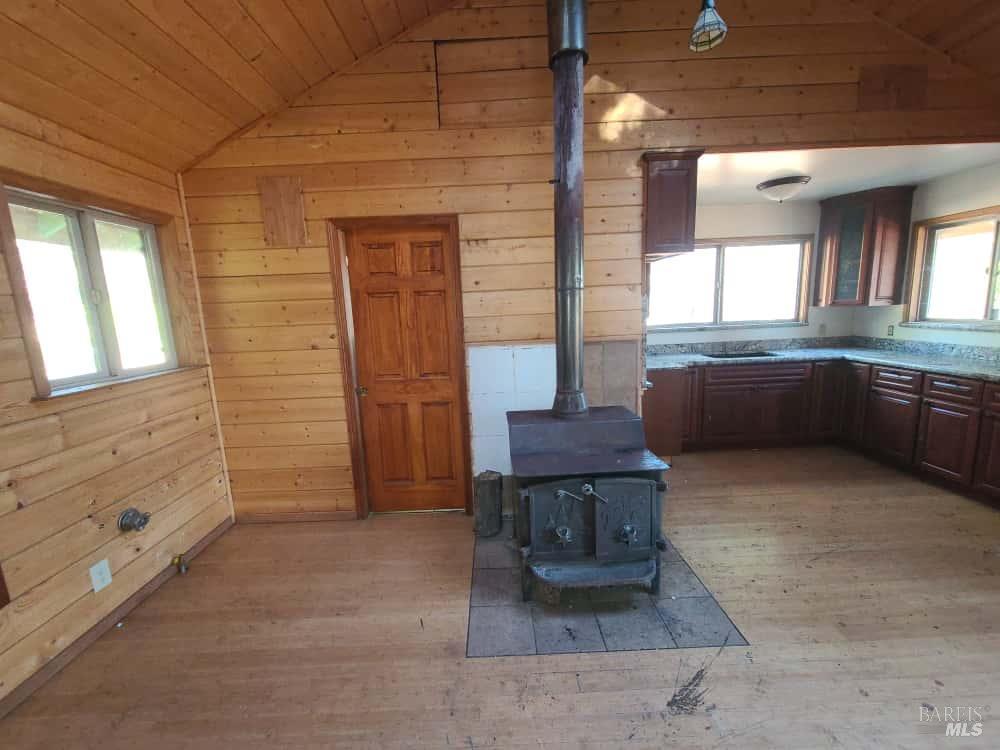 Detail Gallery Image 16 of 44 For 41390 Mendocino Pass Rd, Covelo,  CA 95428 - 1 Beds | 1 Baths