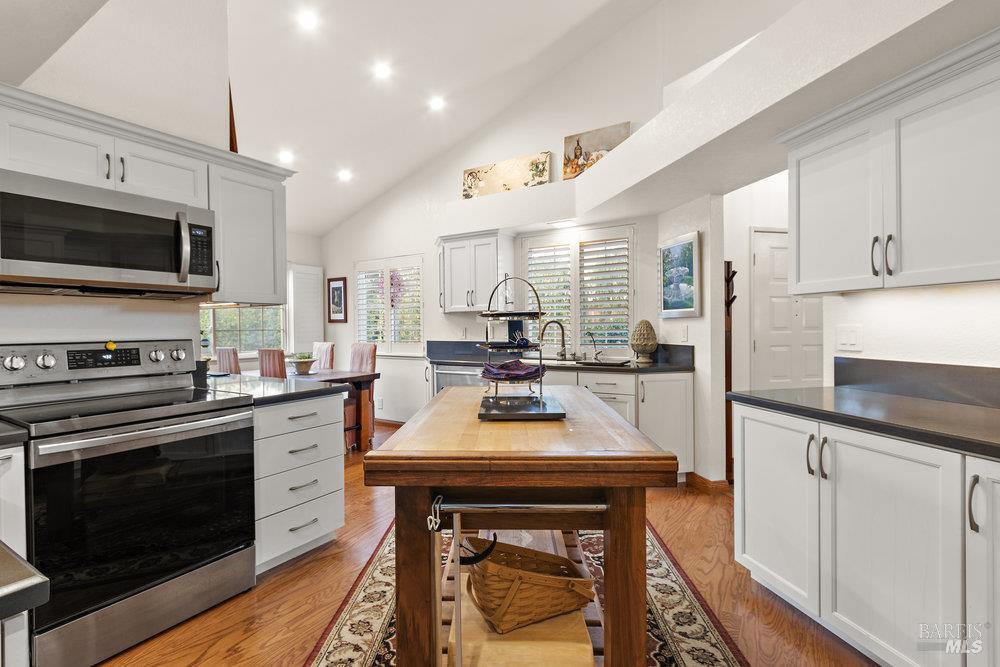 Detail Gallery Image 17 of 53 For 564 Rose Dr, Benicia,  CA 94510 - 3 Beds | 2 Baths