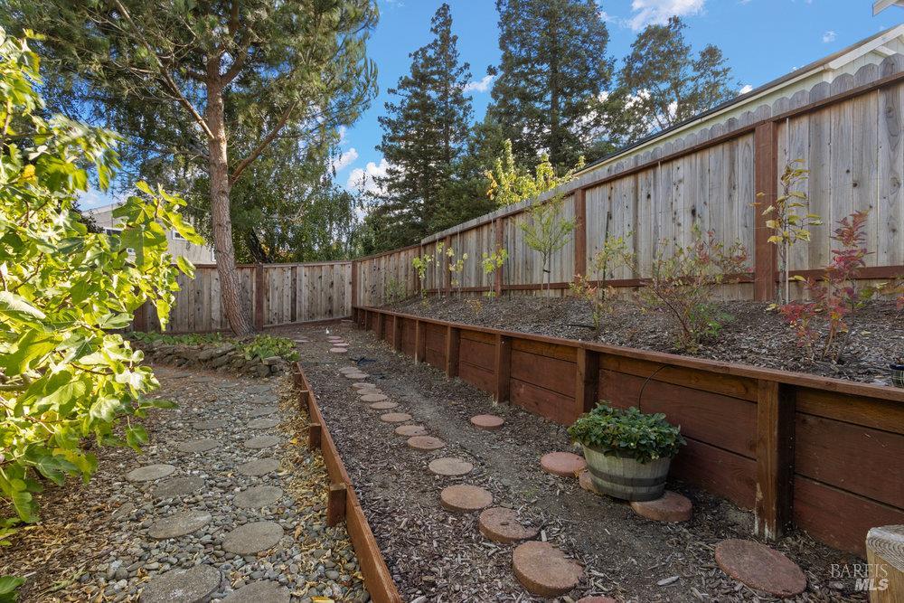 Detail Gallery Image 39 of 53 For 564 Rose Dr, Benicia,  CA 94510 - 3 Beds | 2 Baths