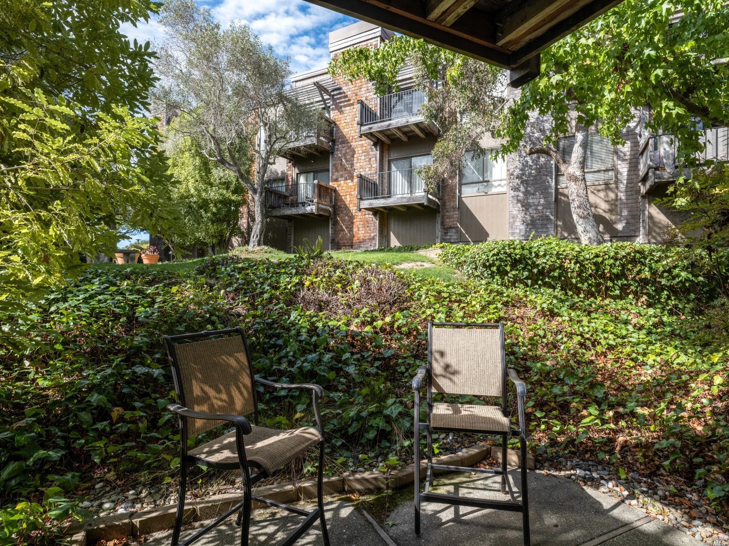 Detail Gallery Image 26 of 33 For 554 Seaver Dr, Mill Valley,  CA 94941 - 1 Beds | 1 Baths